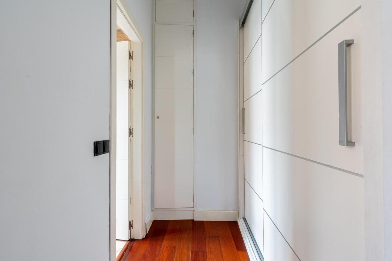 Cathedral Apartment, Upper Floor Apartment เซบีญา ภายนอก รูปภาพ