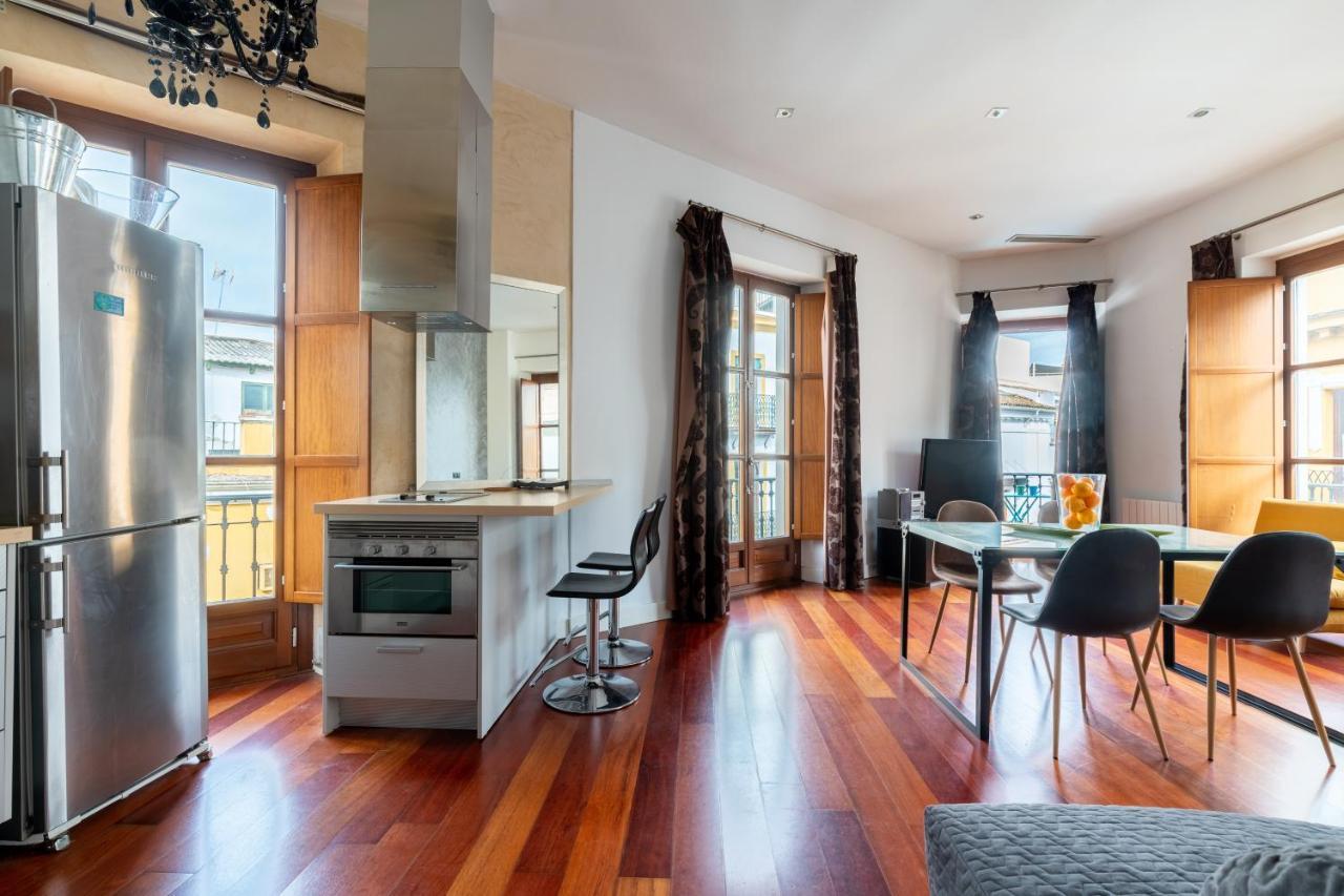 Cathedral Apartment, Upper Floor Apartment เซบีญา ภายนอก รูปภาพ