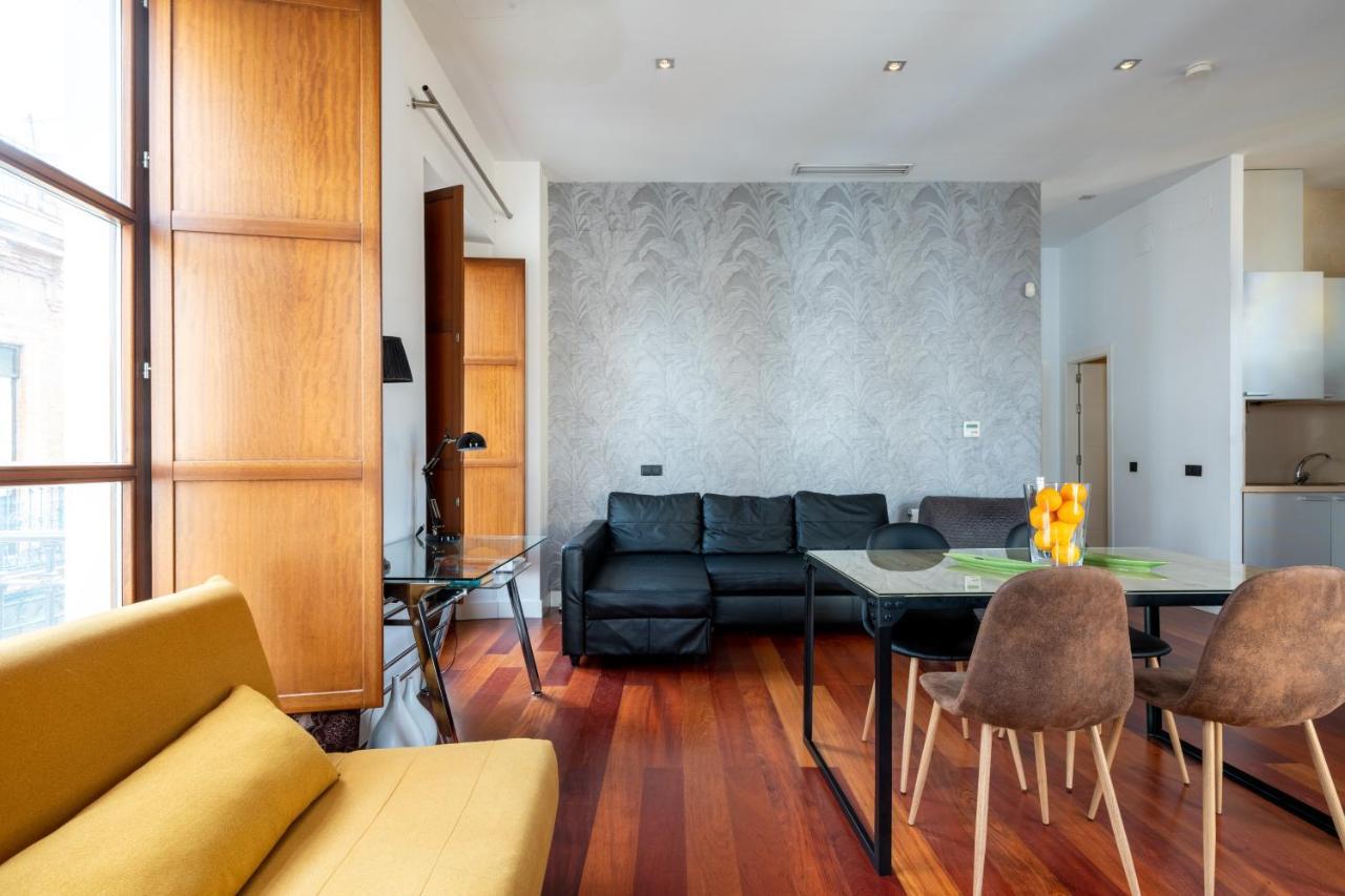 Cathedral Apartment, Upper Floor Apartment เซบีญา ภายนอก รูปภาพ
