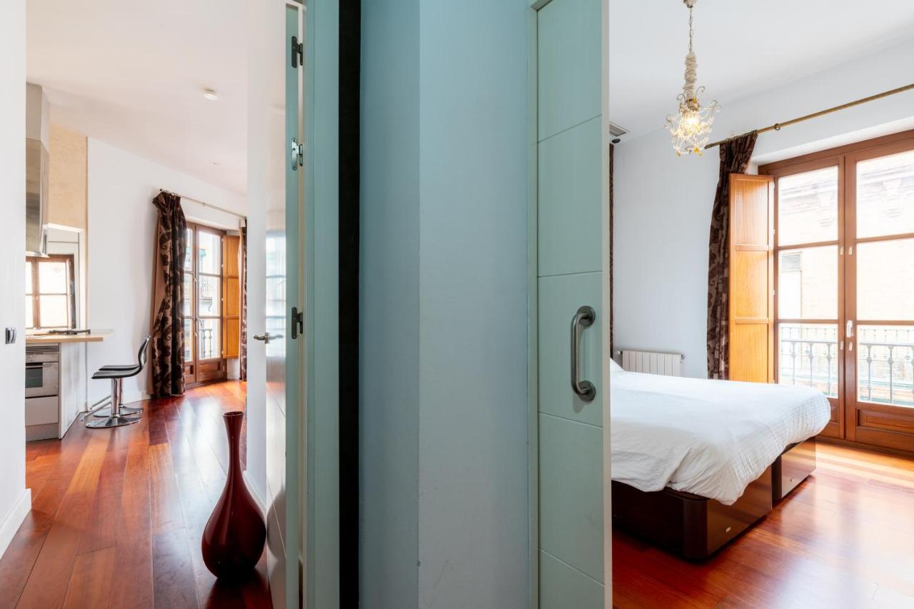 Cathedral Apartment, Upper Floor Apartment เซบีญา ภายนอก รูปภาพ