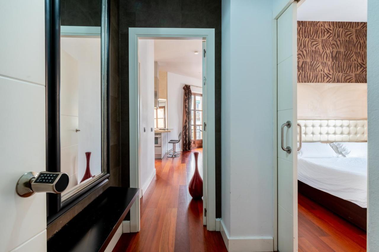 Cathedral Apartment, Upper Floor Apartment เซบีญา ภายนอก รูปภาพ