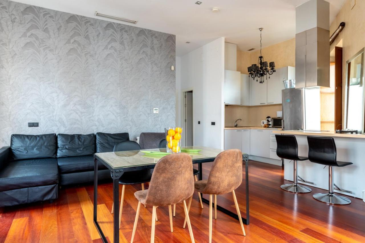 Cathedral Apartment, Upper Floor Apartment เซบีญา ภายนอก รูปภาพ