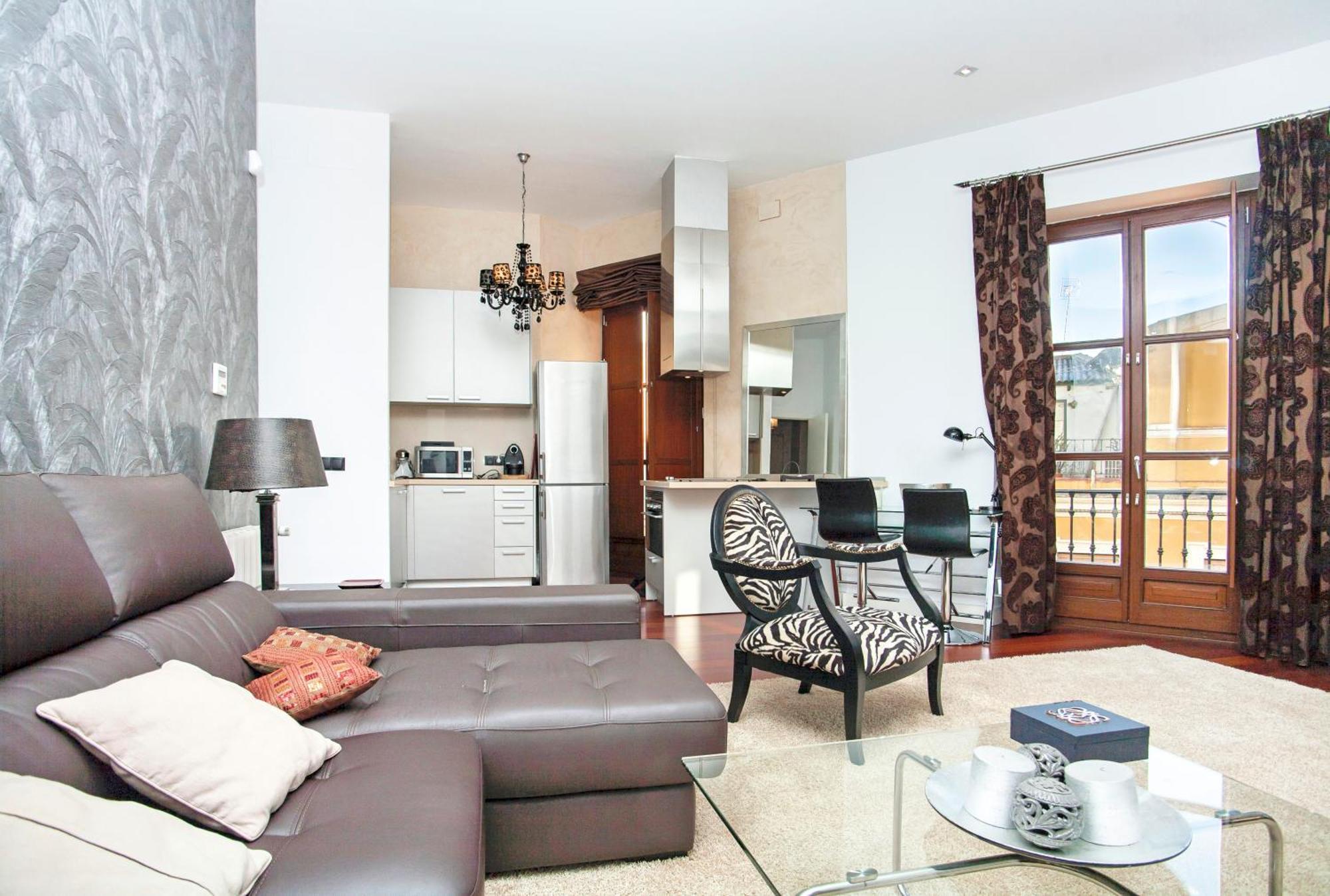 Cathedral Apartment, Upper Floor Apartment เซบีญา ภายนอก รูปภาพ