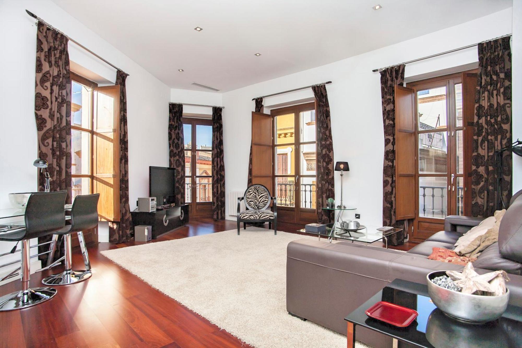 Cathedral Apartment, Upper Floor Apartment เซบีญา ภายนอก รูปภาพ